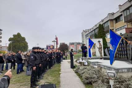 U Bijeljini odata počast poginulim borcima: Pomen i obilježavanje Dana Specijalne policije (FOTO)