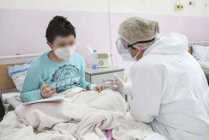 "Javljaju se djeca sa postkovid simptomima" u Srbiji raste broj pacijenata na respiratoru