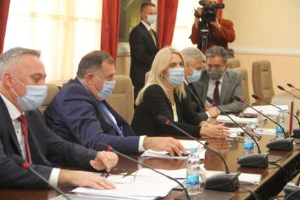 OPOZICIJA NE PRISUSTVUJE Počeo sastanak Cvijanovićeve sa predstavnicima institucija i parlamentarnih stranaka u Palati Republike (FOTO)