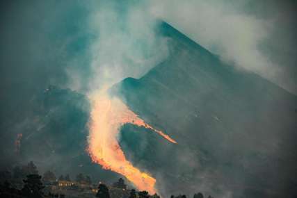 "Ušli smo u novu, intenzivniju fazu" Vulkan na La Palmi aktivniji nego ikad (VIDEO)