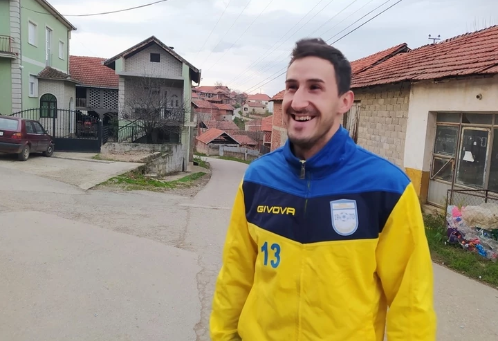 "Ovdje se ne sluša druga muzika osim roka i panka" Jedno selo na jugu Srbije vrvi od mladih ljudi, a razlog je potpuno netipičan (VIDEO)