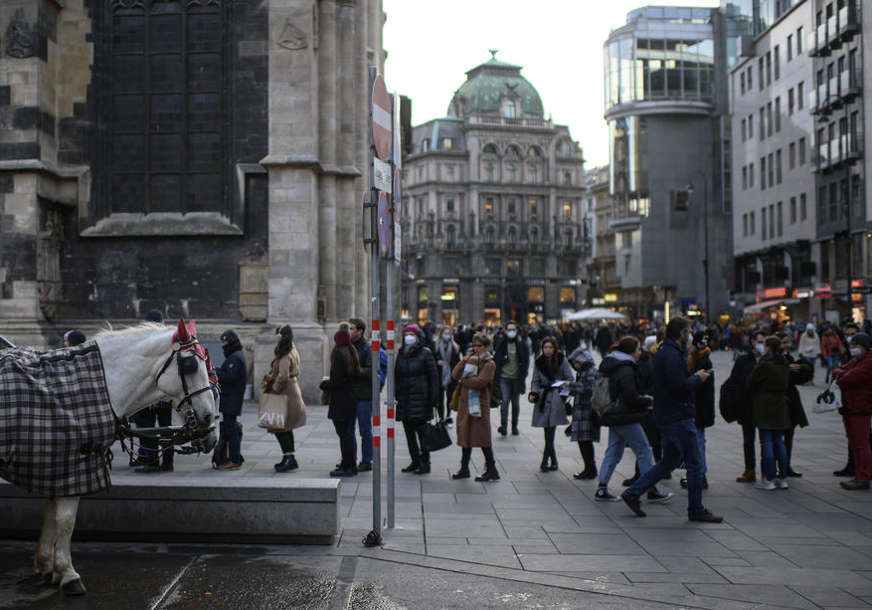 Austrija najavila dodatno ublažavanje ograničenja: Prodavnice i restorani će raditi duže