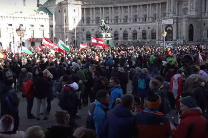 OGORČENJE ZBOG ZATVARANJA Protesti u Beču zbog korona mjera (VIDEO)