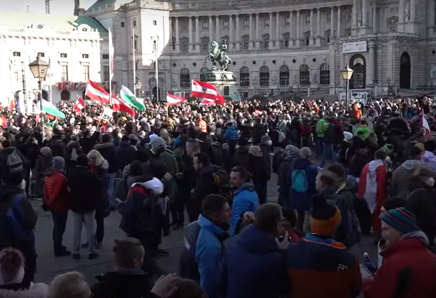 OGORČENJE ZBOG ZATVARANJA Protesti u Beču zbog korona mjera (VIDEO)