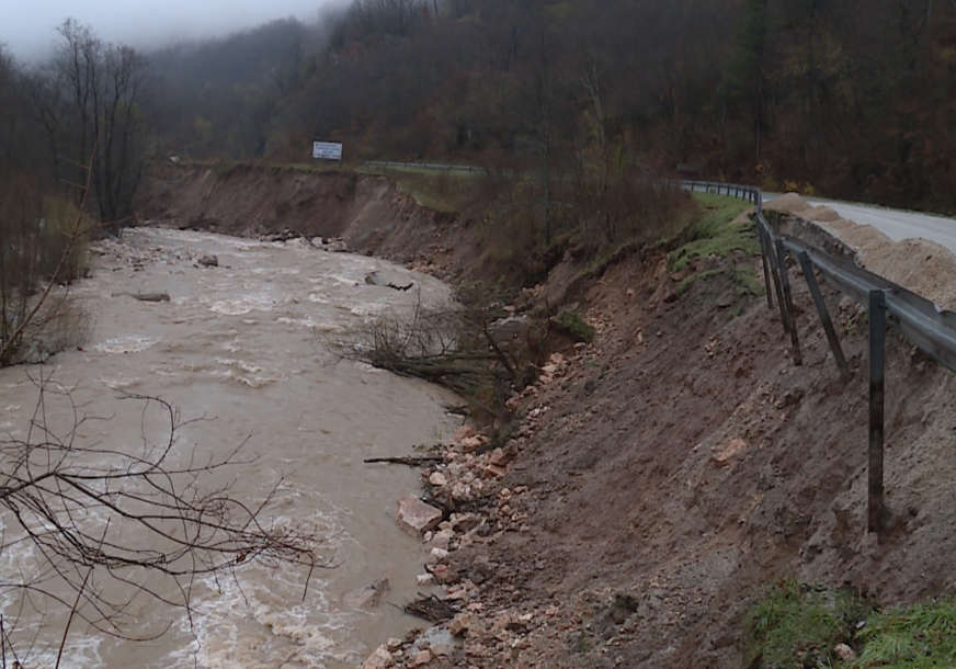 Stvorila se PROVALIJA duboka oko 100 metara: Nakon poplava, aktivirala se velika klizišta u Trnovu