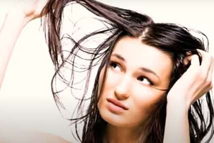 Sušenje fenom može da pomogne: Nekoliko savjeta za kosu uz koje će duže ostati čista i puna volumena