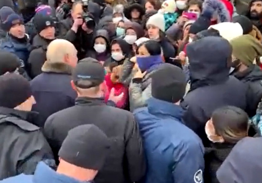 "Nećemo se igrati vašim životima" Lukašenko došao na granicu s Poljskom i ovo obećao izbjeglicama (VIDEO)