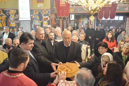 Dan za tugu i ponos u Loparama: Obilježen Mitrovdan i godišnjica formiranja Treće majevičke brigade (FOTO)