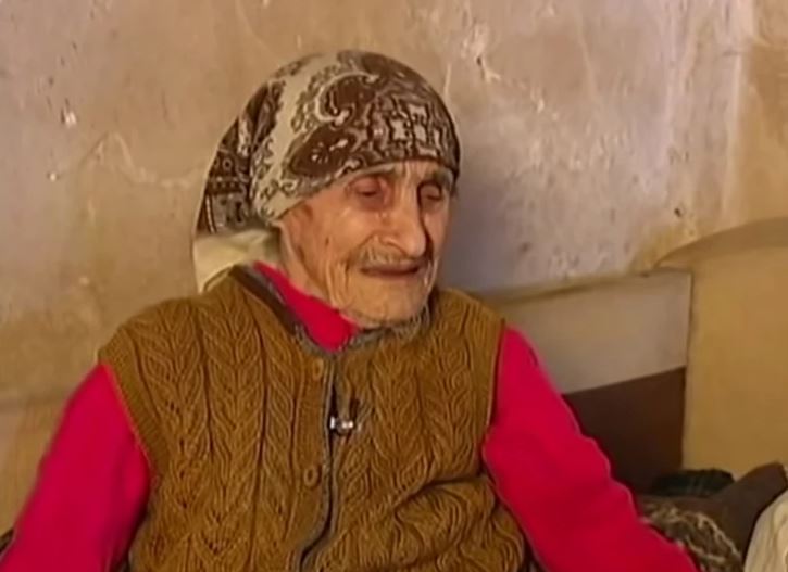 Najstarija Srpkinja plače za djecom: Baka Đurđa, koja je pobijedila i koronu, živi na samom rubu siromaštva (FOTO, VIDEO)