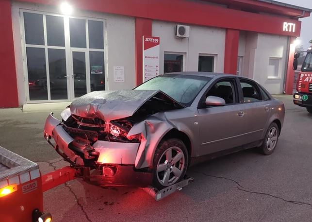 Povrijedio dva policajca i sada ih ismijava: Pijan se zakucao u maricu, pa se hvali na Tik Toku (VIDEO)