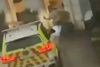 HAOS NA ULICAMA OSLA  Polunagi napadač nožem ubadao prolaznike (VIDEO)