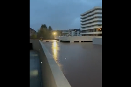 Alarmantno u Sarajevu: Izlile se rijeke, vatrogasci evakuišu građane iz staračkog doma, ugrožene desetine kuća (VIDEO)