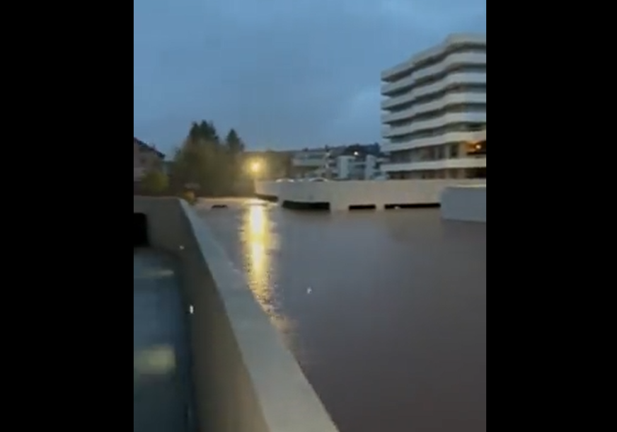 Alarmantno u Sarajevu: Izlile se rijeke, vatrogasci evakuišu građane iz staračkog doma, ugrožene desetine kuća (VIDEO)