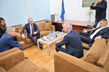 Prioritet dobrobit građana: Nešić, Borenović i Šarović održali sastanak sa Satlerom