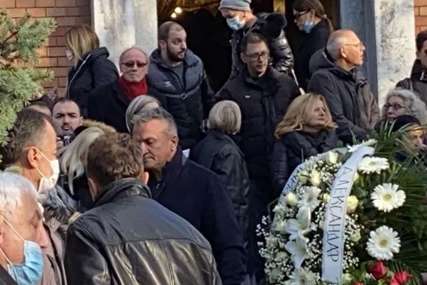 Došao da se oprosti od voljene prijateljice: Srđan Đoković slomljen od bola na sahrani Merime Njegomir