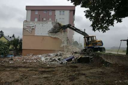 Eksplozija stanogradnje u Gradiški: Kuće ruše, a stanove grade (FOTO)