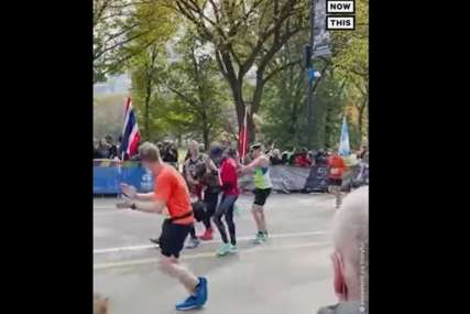 TROJICA HEROJA Pao je 200 metara prije cilja, prišla su mu dvojica trkača i prolomio se neviđen aplauz (VIDEO)