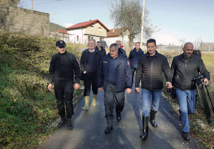 "Srpska je spremna svima da pomogne" Višković nakon posjete poplavljenih terena u Trnovu