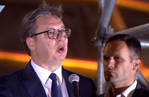 Vučić u Arenu stigao autobusom: Vodim SNS na izbore, a onda je vrijeme za druge