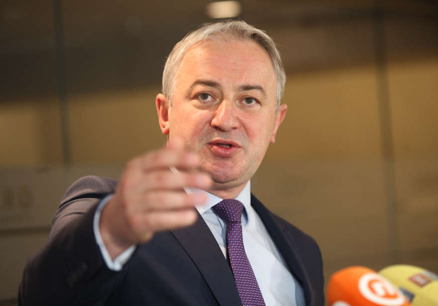 Borenović prozvao “nevidljivog” ministra Košarca: Kada će stići najavljeno đubrivo iz Turske