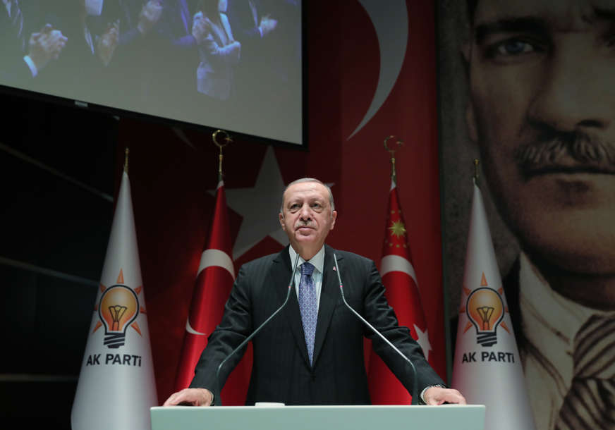 NEREDI U TURSKOJ Demonstranti u Ankari i Istanbulu traže ostavku Erdogana