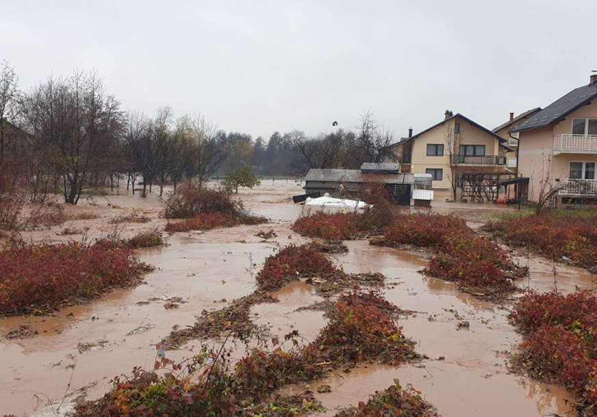 Poplave donijele nevolje: Bez struje ruralna područja u opštinama Sokolac i Foča