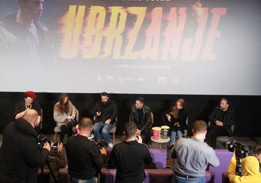 Prisutne i brojne poznate ličnosti: Premijera filma "Južni vetar: Ubrzanje" u Sarajevu privukla brojne građane