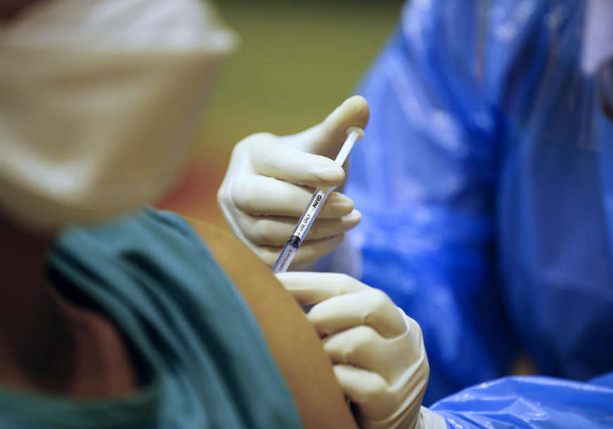 Iz Novavaksa poručuju “U januaru 2022. vakcina protiv omikrona”