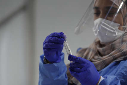 "Kovid bi mogao postati kontrolisan kao grip" Stručnjaci odgovorili da li bi pandemija mogla da se završi do 2022. godine
