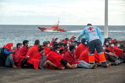 Ribarski čamac bio pogođen olujom: Italijanska obalska straža spasila više od 300 migranata