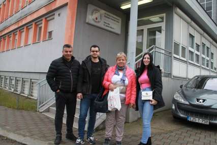 Taksista ogromnog srca: Podstaknut pričom Srpskainfo o bolesnoj Dijani, davaoce krvi besplatno vozi iz Prnjavora u Banjaluku (FOTO)