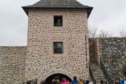 Posjetili tvrđavu Kastel: Đaci iz Drinića u turističkom obilasku Banjaluke