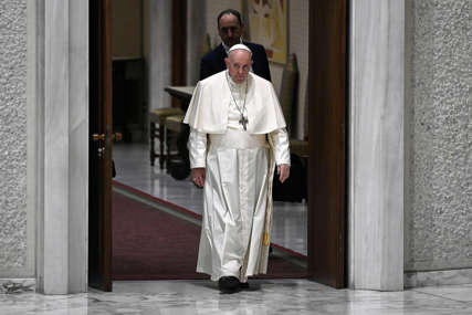 “DALI GLAS ŽRTVAMA” Papa zahvalio novinarima na otkrivanju zlostavljanja