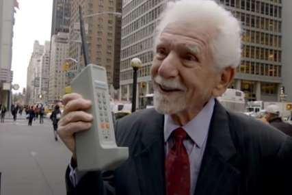 "Zovem te sa njega, stvaran je" Prvi mobilni telefon bio je težak jedan kilogram (VIDEO)