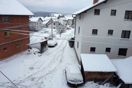 EKIPE NA TERENU Snijeg ostavio bez struje 15 sela
