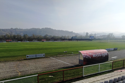 "Svaki komentar je suvišan" Oštećen fudbalski teren u Doboju