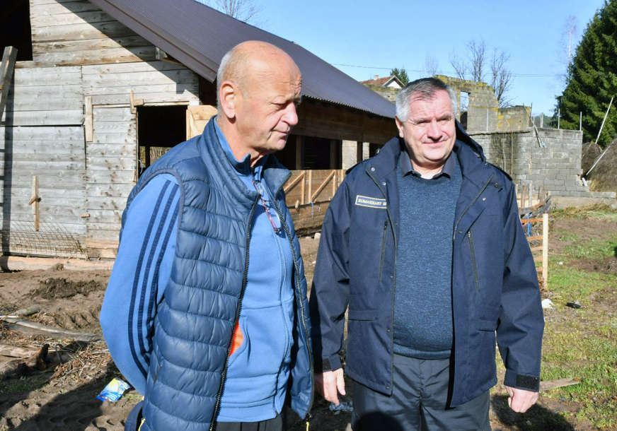 VIŠKOVIĆ U TRNOVU Posjetio domaćina kojem je stradalo stado ovaca, novčana pomoć već iduće sedmice (FOTO)