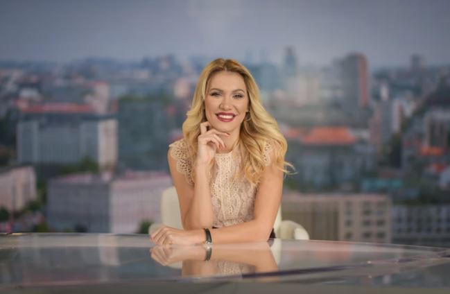Ovo je rođena sestra Bojane Ristivojević: Jovana radi na televiziji, a mnogi su zaboravili da je BILA U RIJALITIJU (FOTO)