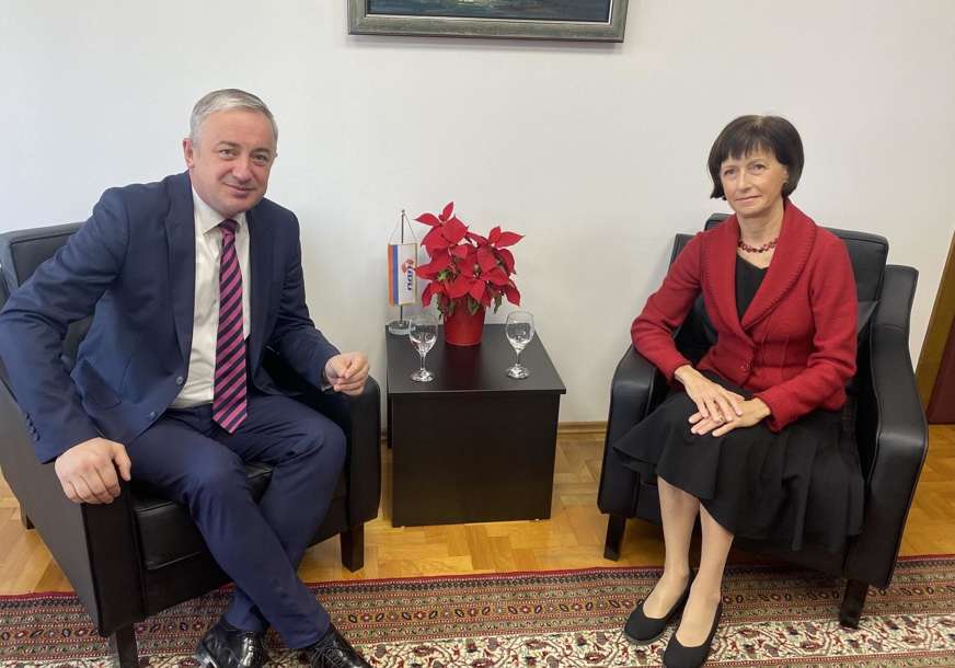 Borenović nakon sastanka sa ambasadorkom Češke: Ključ za naš razvoj je promjena destruktivnih politika