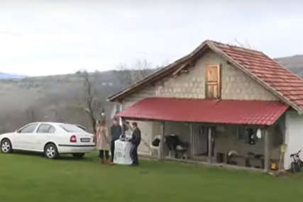 "BORIMO SE!" Samohranom ocu iz Mrkonjić Grada potrebna pomoć za siguran krov nad glavom (VIDEO)