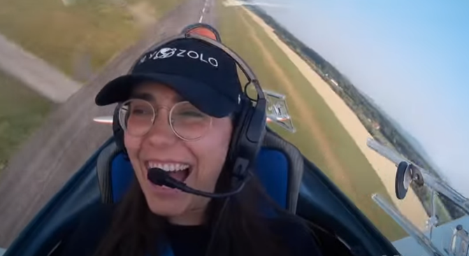 SAMO NAPRIJED Djevojka pokušava da obori rekord u letu oko svijeta (VIDEO)