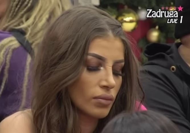 "Znam da ti je to najdraže" Car pred svima uručio poklon Dalili (FOTO)