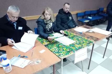 "Proces započeo po planu" U Prijedoru otvorena sva biračka mjesta za izbore za gradonačelnika (FOTO)