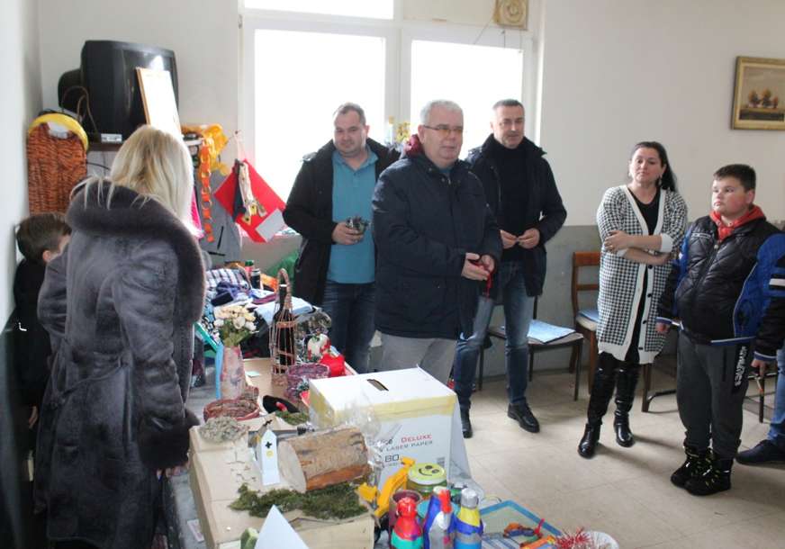 Luki Stevanoviću je potrebna naša pomoć: Organizovan humanitarni bazar za liječenje dječaka iz Ugljevika