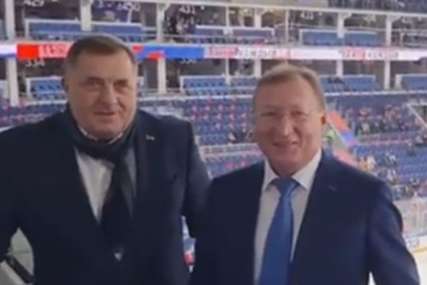 Dodik sa direktorom Zarubežnjefta na hokejaškoj utakmici (VIDEO)