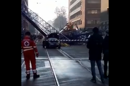 Tragedija u Torinu: U prevrtanju dizalice poginula trojica radnika (VIDEO)