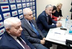 “Ispunite zahtjeve ili napuštamo stranku” Čak 112 članova PDP iz Prijedora traži od Predsjedništva partije isključenje Mihajilice i Deretića (FOTO)