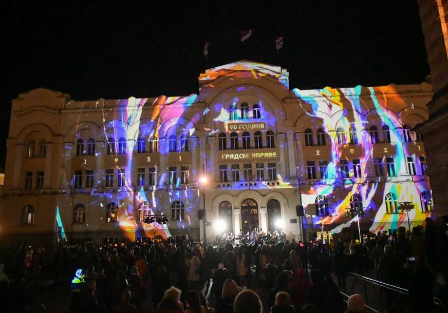 Proslavu otvorila svjetlosna projekcija: Započeto obilježavanje 90. rođendana zgrade Gradska uprava