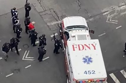 DRAMA U NJUJORKU OKONČANA Predao se muškarac koji je izazvao incident sa sačmarom ispred zgrade UN (VIDEO)