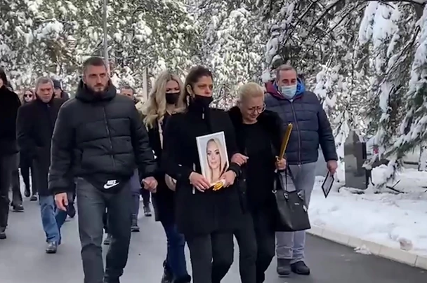 "ISKRSLO JE NEŠTO" Kikina majka na godišnjicu kćerkine smrti objavljuje snimak koji javnost nije vidjela